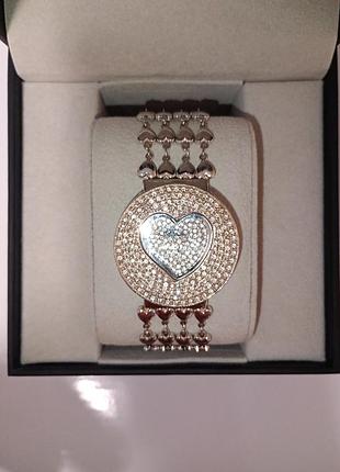 Часы женские chopard из серии happy Diamonds.стиль: ювелирный, вечерний (fashion/luxury).материал корпуса и браслета 925 (проба серебра)argent