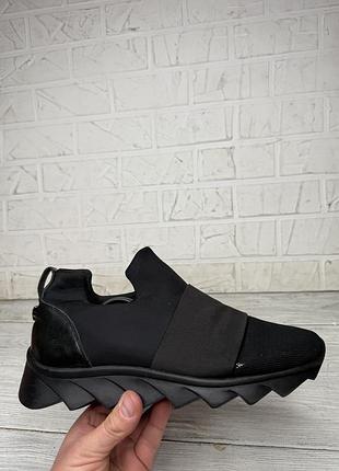Крутые черные женские кроссовки marccain оригинал