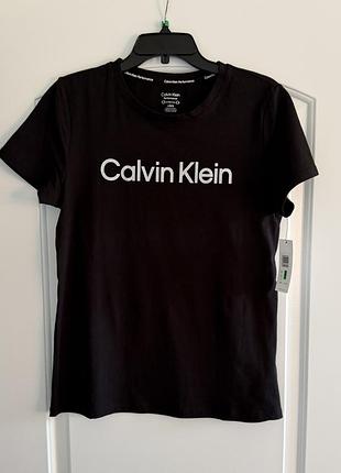 Женская футболка оригинальная calvin klein