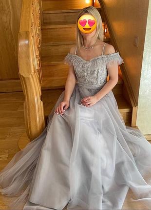 Вечірня сукня