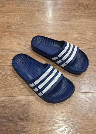Гумові шльопанці оригінал. adidas р.6, устілка 24 см