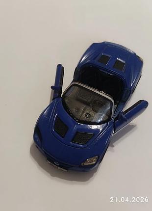 Коллекционная модель автомобиля 2