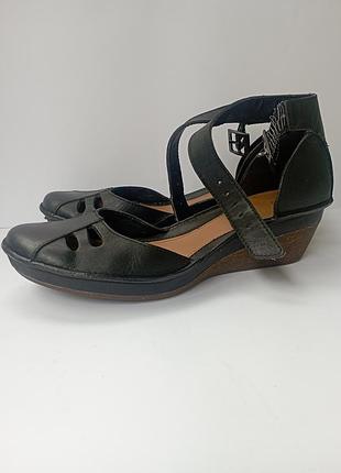 Босоножки полностью из натуральной кожи clarks