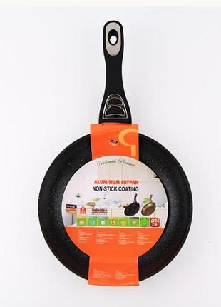 Новая антипригарная сковородка 24 см