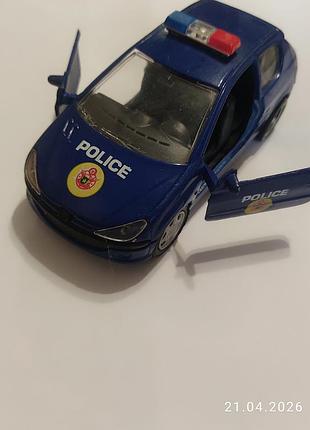 Моделька машинки