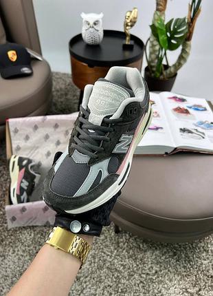 Жіночі кросівки new balance 991 khaki grey