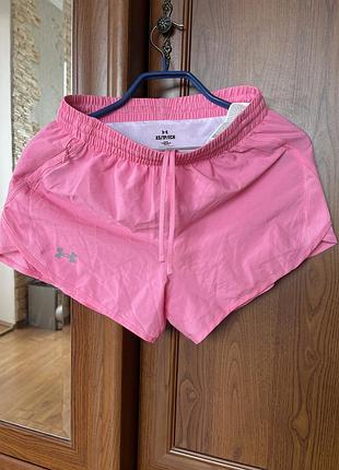 Круті шорти  under armour “xs”оригінал