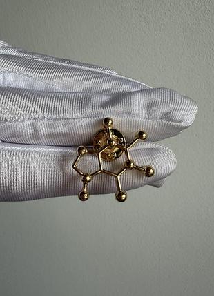 Пін значок металевий брошка молекула дофаміну (dopamine molecule), науковий значок хімія, мотивація