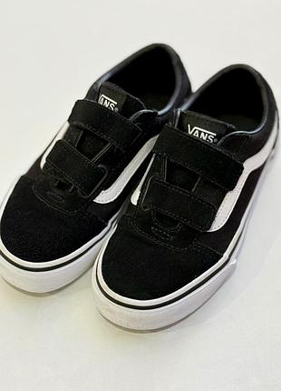 Дитячі кеди vans на липучках, чорні,підходять як і для дівчаток-так і для хлопчиків,розмір 30,замш,у хорошому стані.