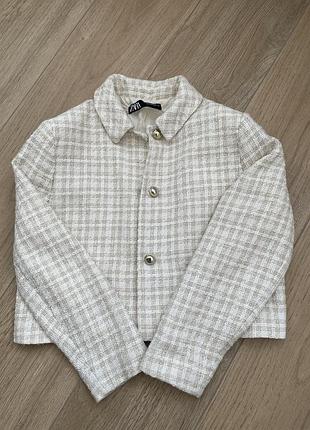 Стильный бежевый пиджак zara