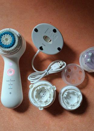 Устройство по уходу за кожей и щетка для очищения лица clarisonic mia smart