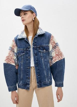 Джинсова куртка жіноча levis з крафтовими елементами