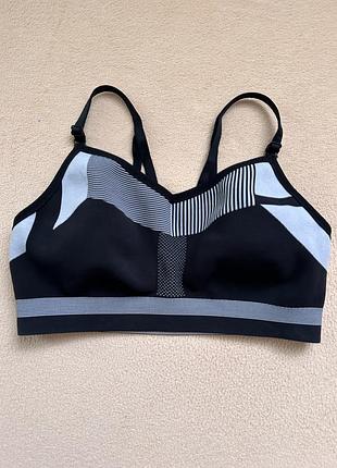 Топ спортивний компресійний nike l