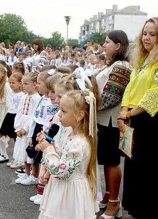 Вышитое платье для девочки