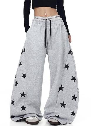 Брюки трендовые
размер oversize, низ на затяжках
