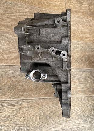 55242466 55276900 55241803 корпус картер кожух кпп fiat doblo nuovo 1.3 1.4 mjet tjet 263 opel combo d cdti