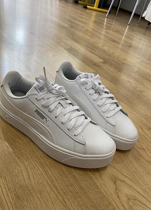 Кросівки від бренду puma