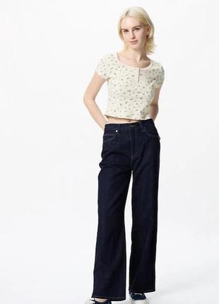 Футболка с принтом и вырезом на горловине henley от uniqlo