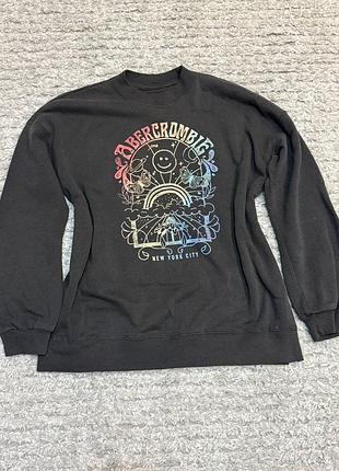 Світшот abercrombie kids 🖤🌈 • розмір: 15/16 (підійде на дорослий xs-s) • стан: відмінний ✔️ • особливість: графітовий колір та стильний принт.