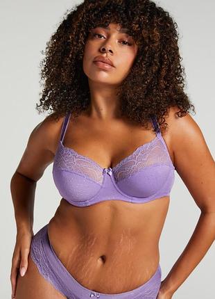 Бузковий бюстгальтер з мереживним оздобленням hunkemoller