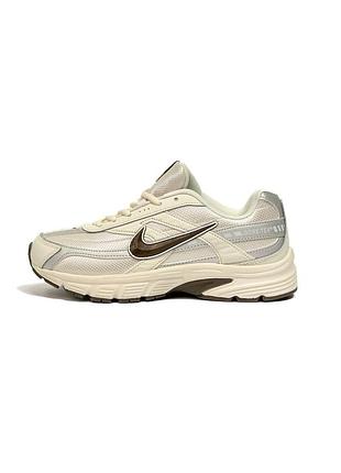 Nike initiator
light cream / silver gore-tex premium