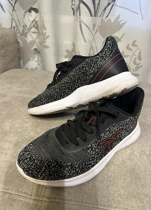 Легкі кросівки reebok на хлопчика, 38 р
