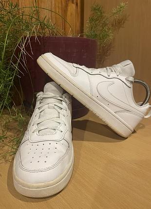 Кросівки  nike р 37.5 устілка 23,5см,