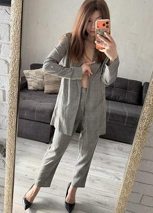 Костюм в клітинку stradivarius