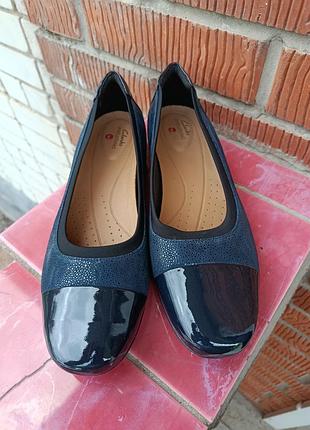 Стильные и невероятно удобные кожаные туфлі, балетки clarks unstructured