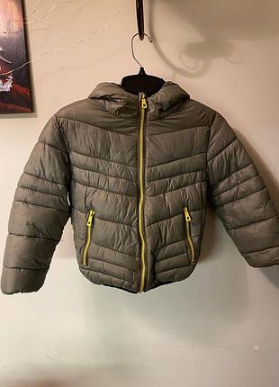Продам куртку 5/6 лет 116 см