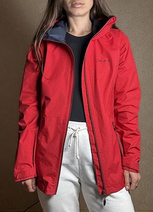 Красная куртка ветровка berghaus deluge pro hydroshell для защиты от дождя и ветра р. m