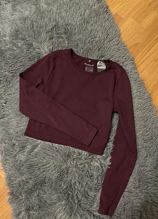 Жіночий  бордовий спортивний укорочений лонгслів від h&m у розмірі м
