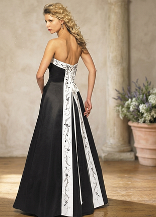 Эффектное длинное платье с вышивкой коллекция alexia bridesmaid m