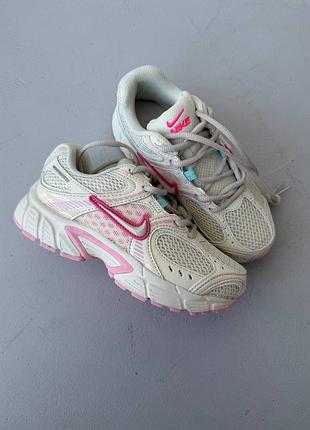 Женские кроссовки nike v5 rnr beige pink найк бежевого с розовым цветами