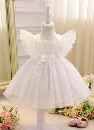 Нежное белое праздничное платье для девочки 2-3 лет (размер 92-98).