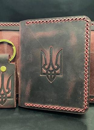 Обложка на id документы с гербом из натуральной кожи ручной работы набор + брелок бордовый цвет обложка на права