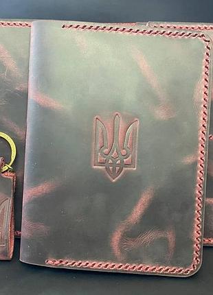 Портмоне для документов из натуральной кожи с гербом обложка для паспорта набор + брелок бордовый цвет