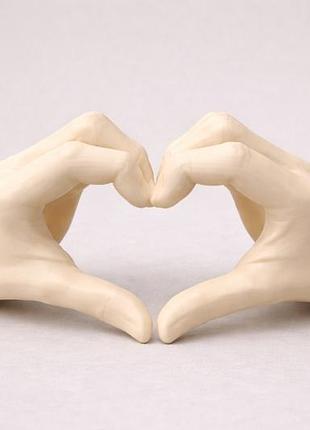 Статуетка «сердечко з рук» 3d декор