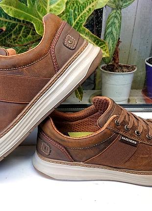 Очень легкие  прошитые кожаные мокасины " skechers",  оригинал. 42 р.