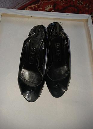 Босоножки gina london лакированная кожа, оригинал, размер 35