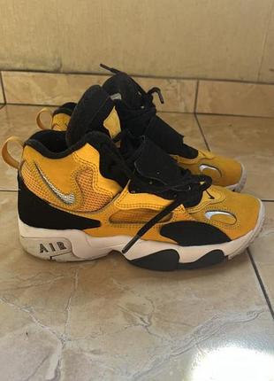 Супер зручні , високі кросівки nike air