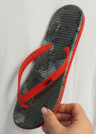Чоловічі  шльопанці- в’єтнамки nike solarsoft thong  ii grey/ red