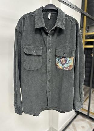 Вельветова сорочка з візерунком на кишені l-xl