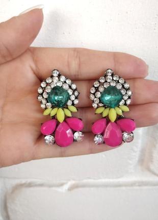 Яркие серьги в стиле shourouk