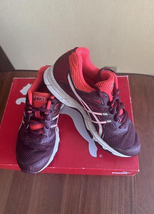 Дитячі  кросівки для бігу asics розмір 32,5