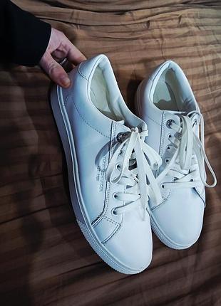 Кроссовки tommy hilfiger оригинал, как новые, белый цвет, 1 раз обуты