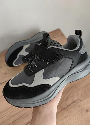 Качественные и удобные кроссовки от jong golf, кожа, 32, 33, 34, 37