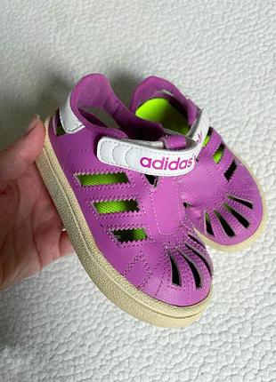 Босоніжки, сандалі adidas