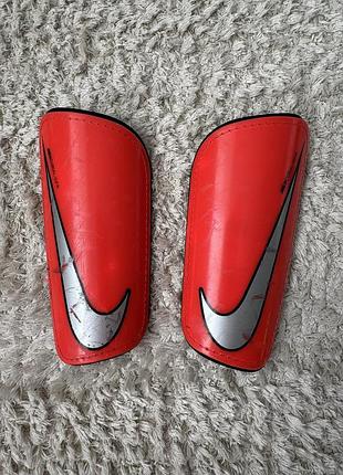 Щитки футбольные nike mercurial