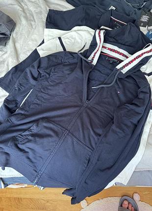 Tommy hilfiger худі на блискавці, темно-синє, розмір m, regular fit